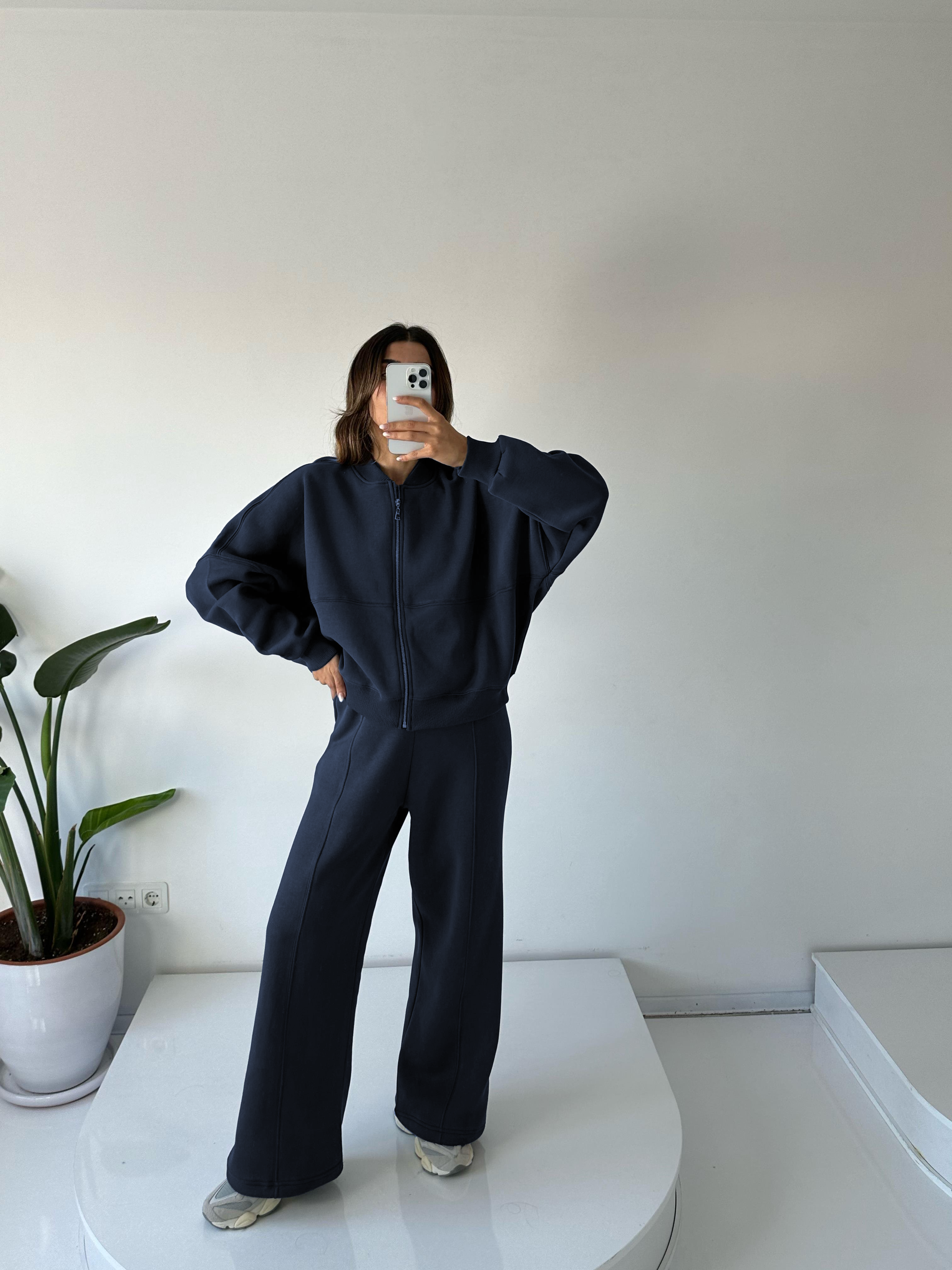 Kadın Oversize 3 İplik Şardonlu Eşofman Takımı – Fermuarlı Sweat & Geniş Paça Alt – Lacivert