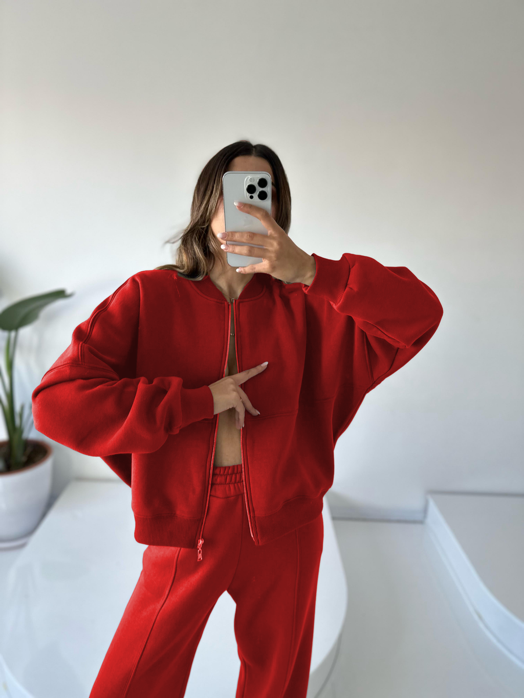 Kadın Oversize 3 İplik Şardonlu Eşofman Takımı – Fermuarlı Sweat & Geniş Paça Alt – Kırmızı