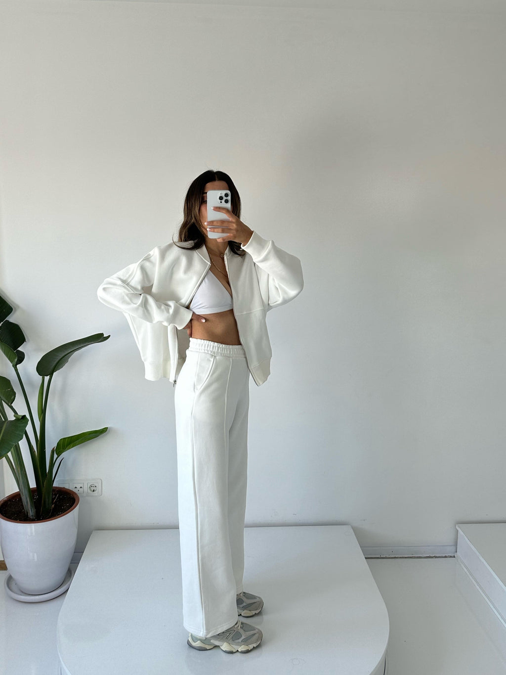 Women's Oversize 3-Thread Brushed Fleece Tracksuit Set – Zip-Up Sweatshirt &amp; Wide-Leg Bottoms – White