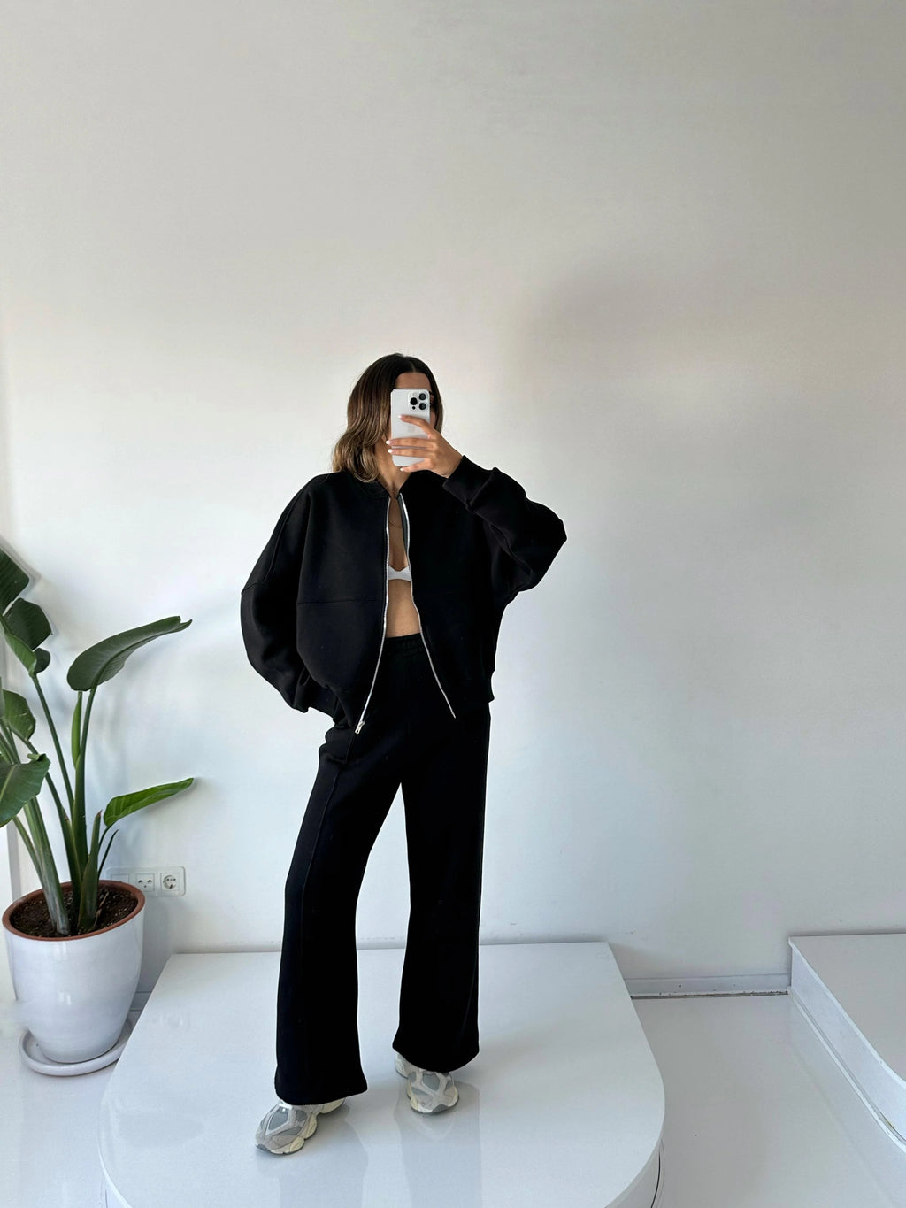 “KADIN Oversize 3 İplik Şardonlu Eşofman Takımı – Fermuarlı Sweat & Geniş Paça Alt – Siyah”