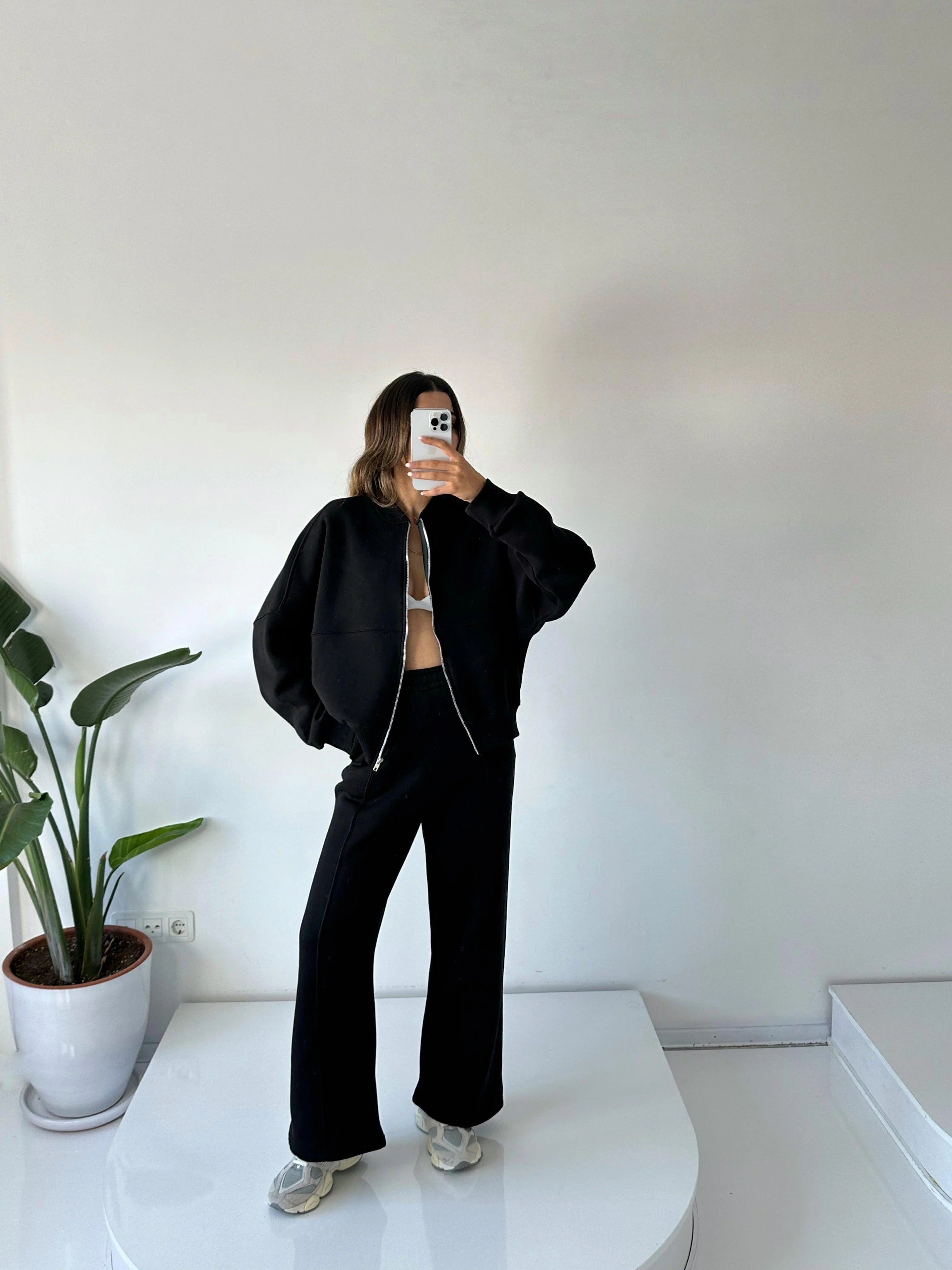 “KADIN Oversize 3 İplik Şardonlu Eşofman Takımı – Fermuarlı Sweat & Geniş Paça Alt – Siyah”