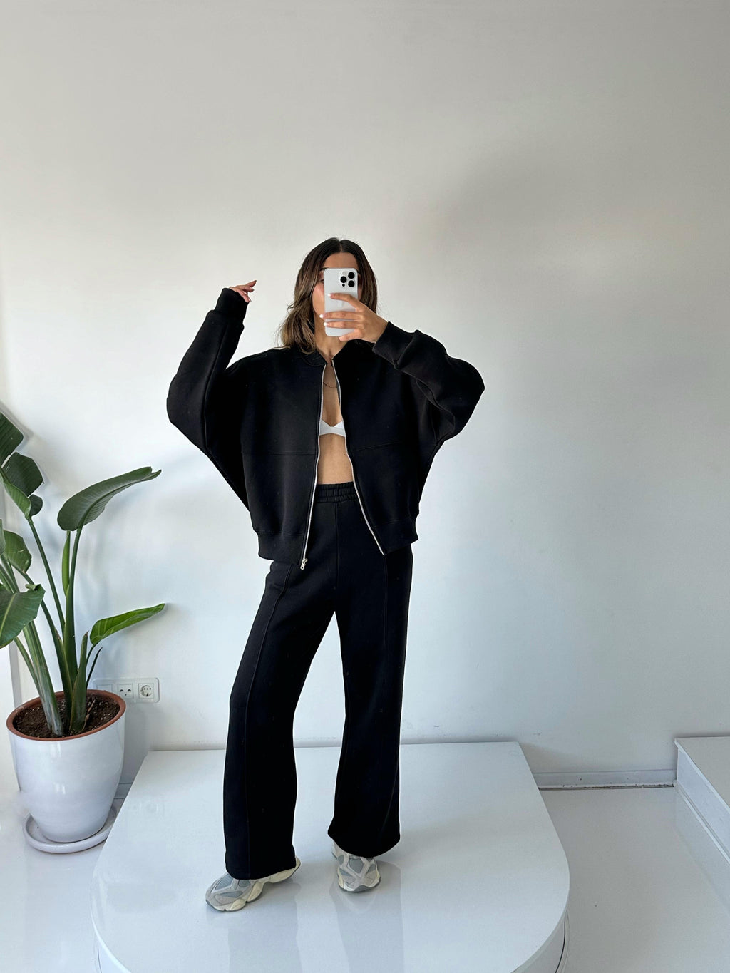 “KADIN Oversize 3 İplik Şardonlu Eşofman Takımı – Fermuarlı Sweat & Geniş Paça Alt – Siyah”